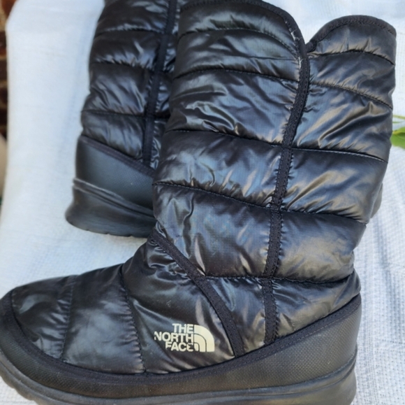 North‎ Face Puffer Boots 10 - Picture 1 of 12